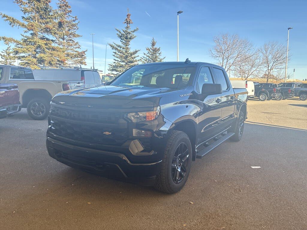 2025 Chevrolet Silverado 1500 Custom Crew Cab 4WD