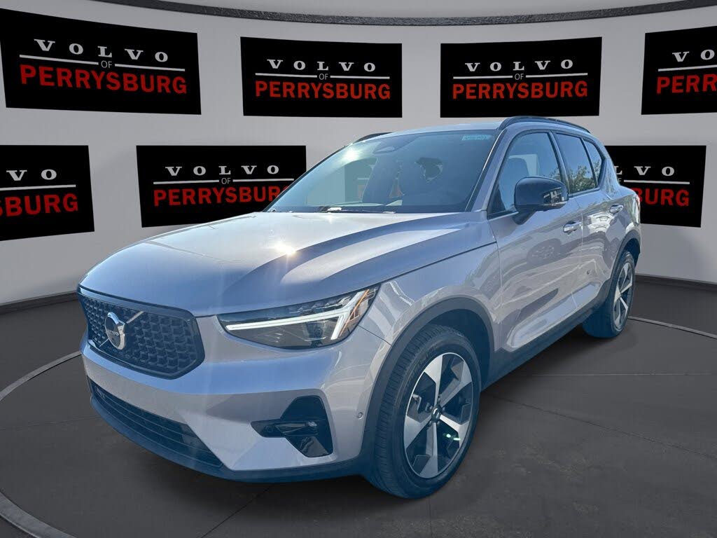 2026 Volvo XC40 B5 Plus AWD