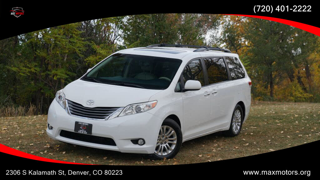 2014 Toyota Sienna XLE 7-Passenger Auto Access Seat