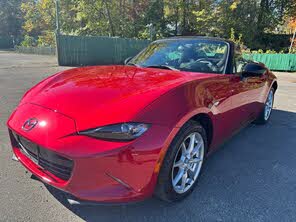 Mazda MX-5 Miata Sport Convertible