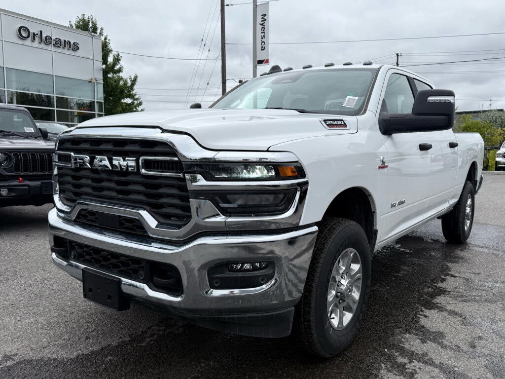2025 RAM 2500 Big Horn Crew Cab 4WD
