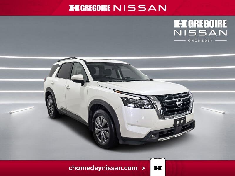 Nissan Pathfinder SV 4WD 2024