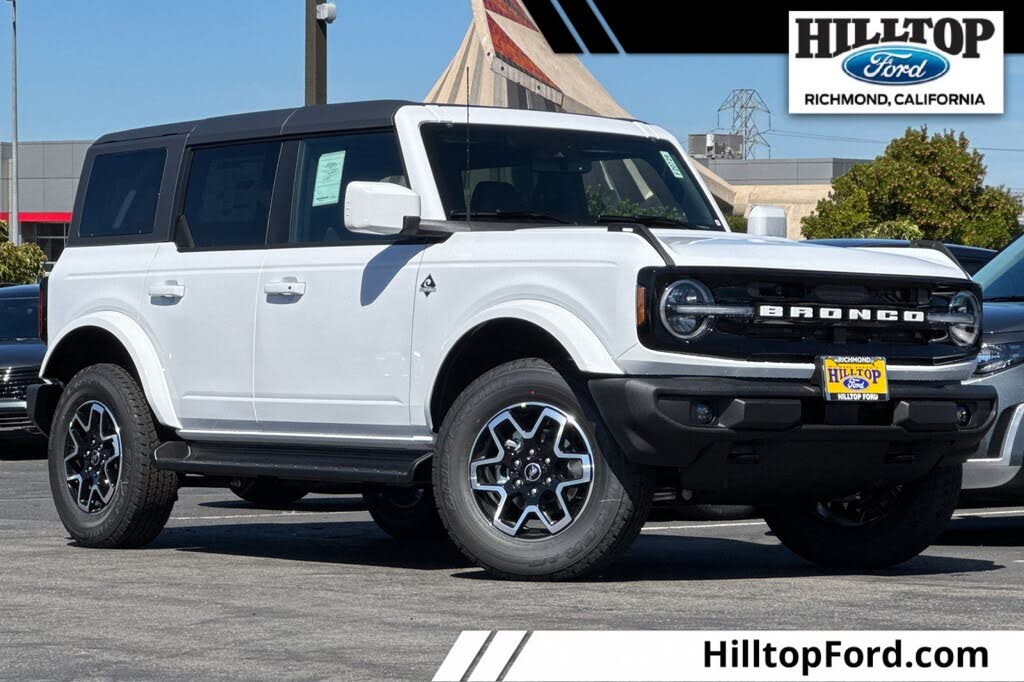 2025 Ford Bronco Outer Banks 4-Door 4WD