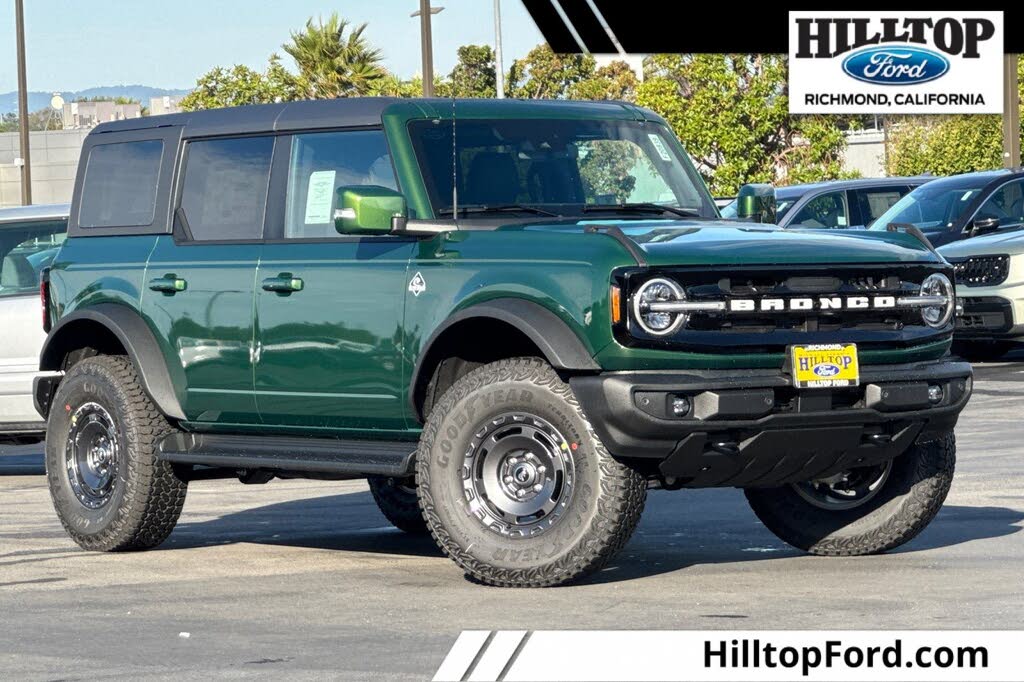 2025 Ford Bronco Outer Banks 4-Door 4WD