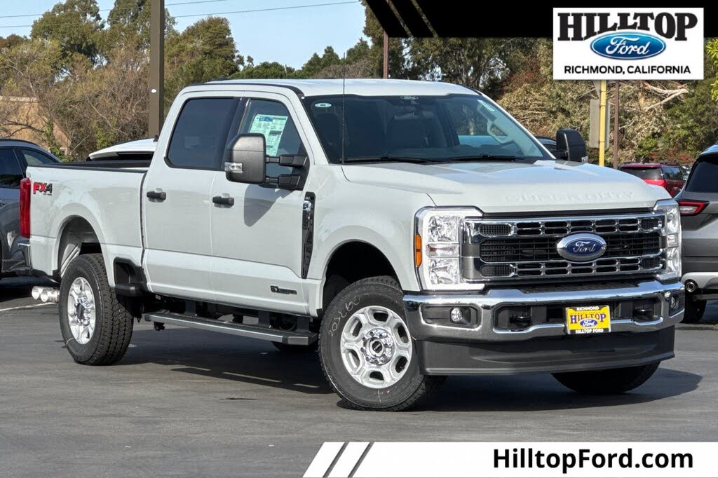 2025 Ford F-250 Super Duty XLT Crew Cab 4WD