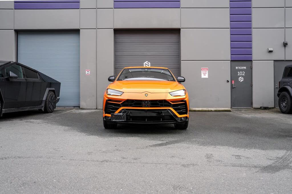 2022 Lamborghini Urus AWD