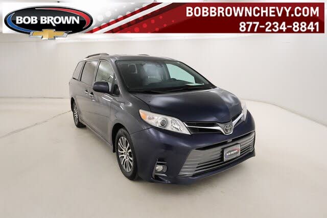 2018 Toyota Sienna XLE 7-Passenger FWD with Auto-Access Seat
