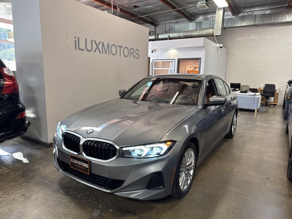 2023 BMW 3 Series 330e Hybrid Plug-in RWD