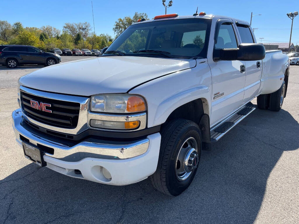 2005 GMC Sierra 3500 4 Dr STD 4WD Crew Cab LB DRW