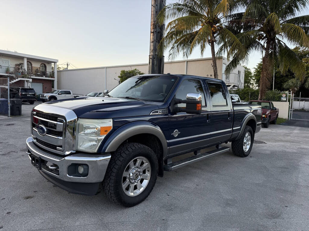 2011 Ford F-250 Super Duty Lariat Crew Cab LB 4WD