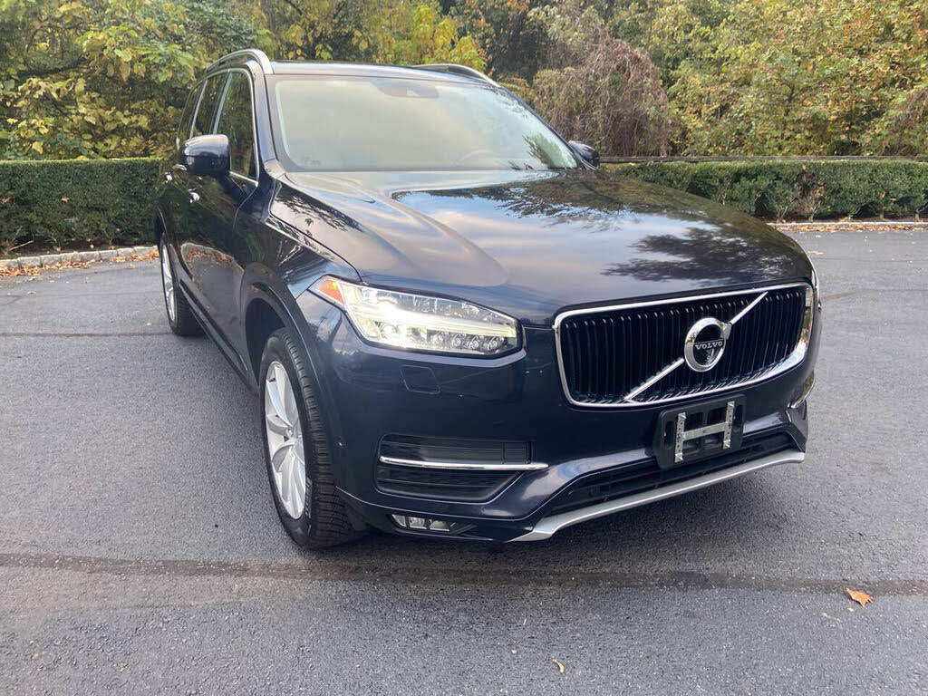 2016 Volvo XC90 T6 Momentum AWD