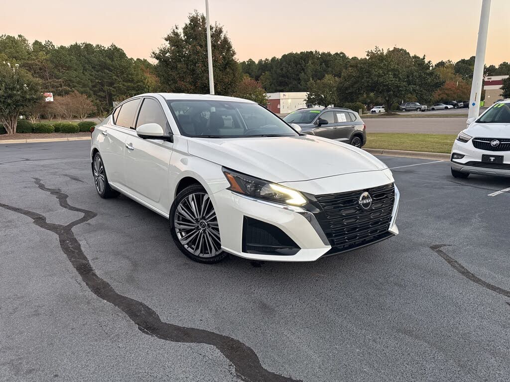 2023 Nissan Altima 2.5 SL FWD