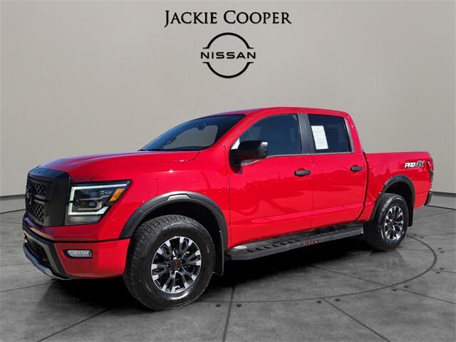 2024 Nissan Titan PRO-4X Crew Cab 4WD