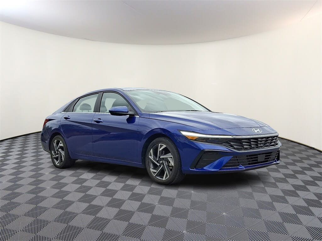 2024 Hyundai Elantra SEL FWD