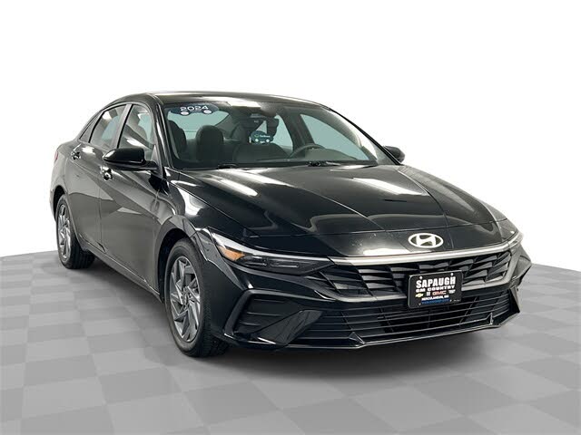 2024 Hyundai Elantra SEL FWD