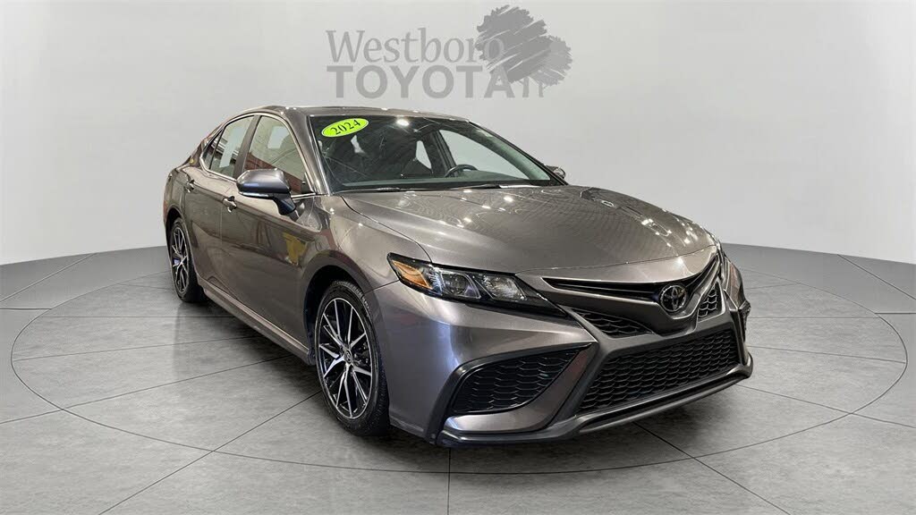2024 Toyota Camry SE FWD