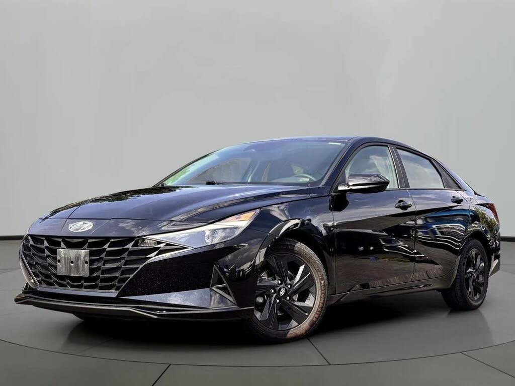 Hyundai Elantra Preferred FWD 2022