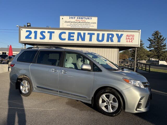 2020 Toyota Sienna LE 7-Passenger FWD with Auto-Access Seat