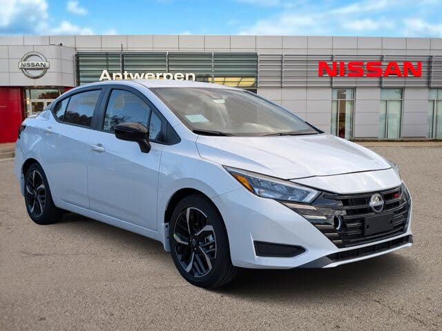 2025 Nissan Versa SR FWD