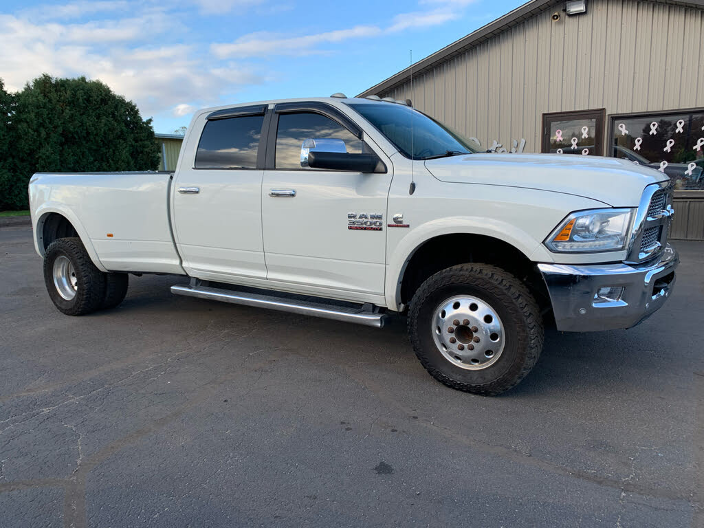 2017 RAM 3500 Laramie Crew Cab LB DRW 4WD