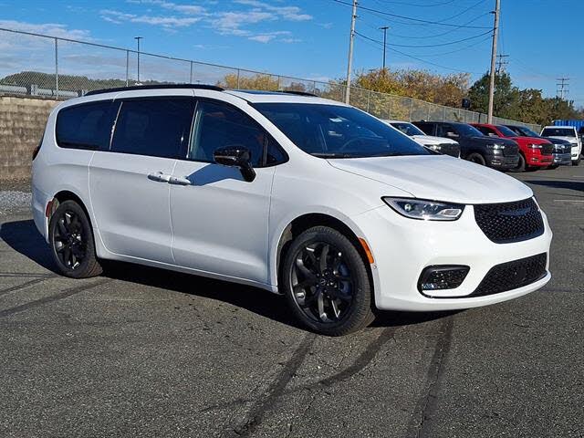 2026 Chrysler Pacifica Limited AWD