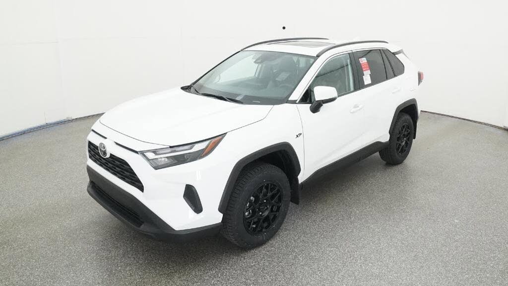 2025 Toyota RAV4 XLE FWD
