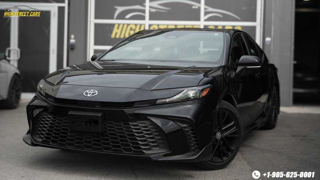 2025 Toyota Camry SE FWD