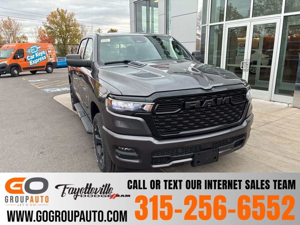 2025 RAM 1500 Express Crew Cab 4WD