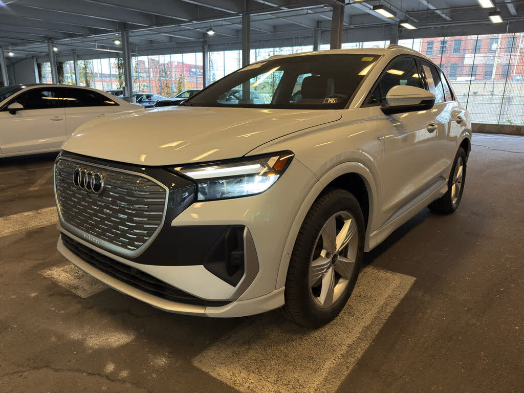 2024 Audi Q4 e-tron quattro Premium Plus 50