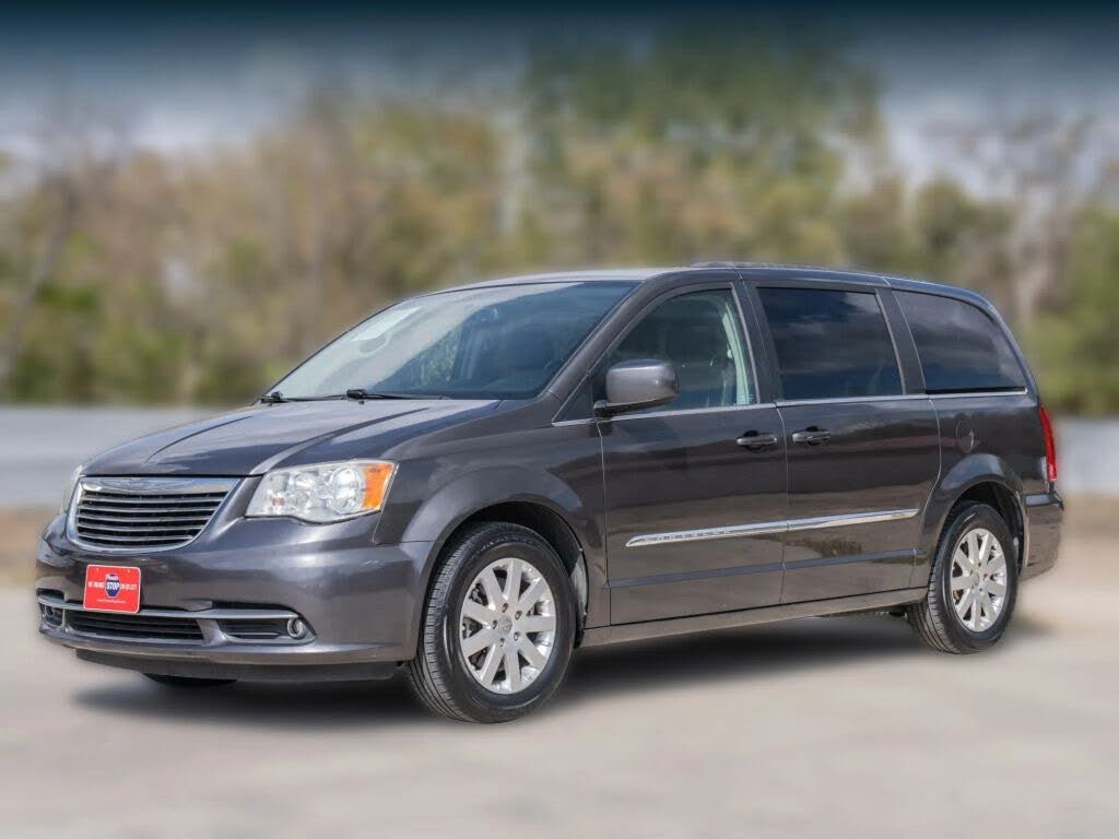 2015 Chrysler Town & Country Touring FWD