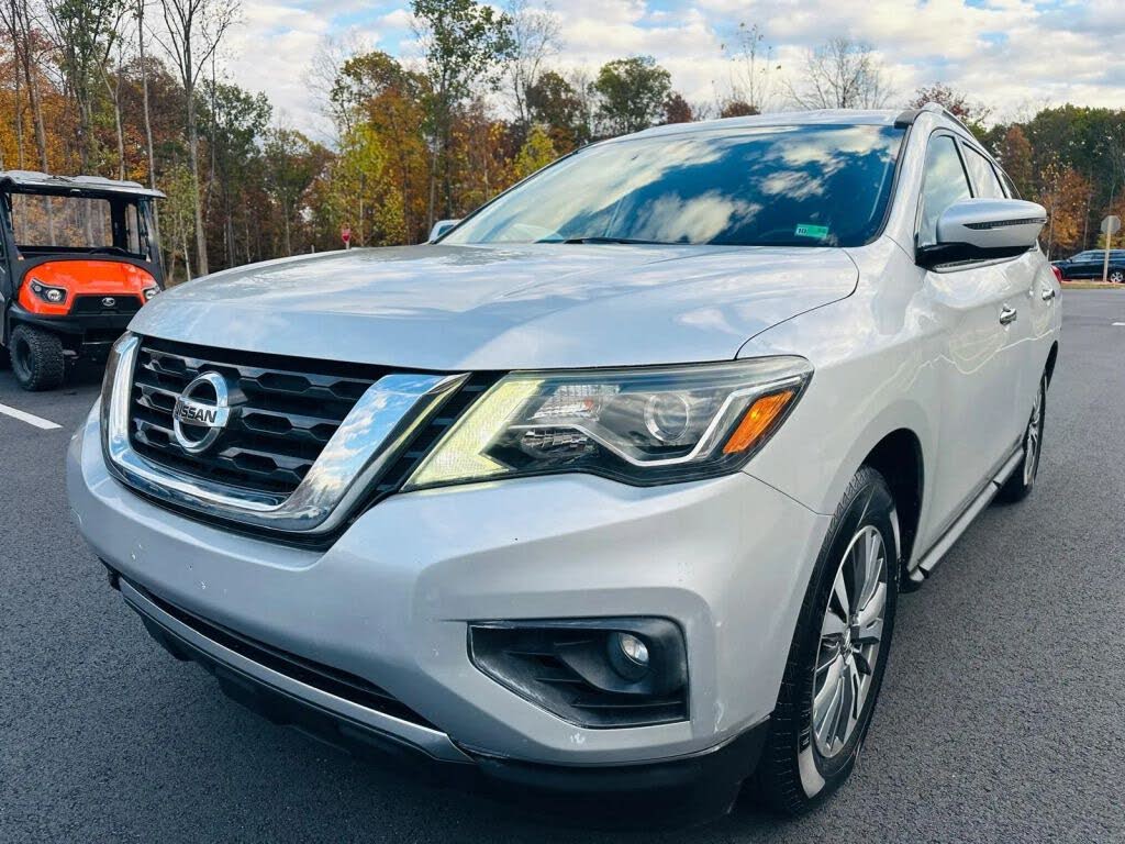 2018 Nissan Pathfinder SV