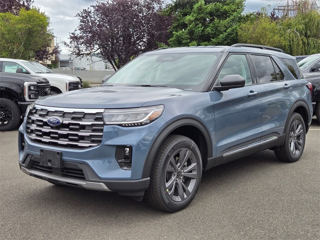 2025 Ford Explorer Active AWD