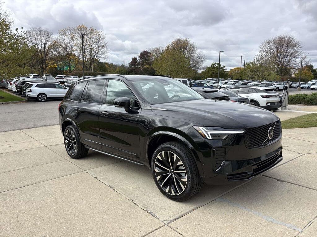 2026 Volvo XC90 B6 Ultra Dark 7-Passenger AWD