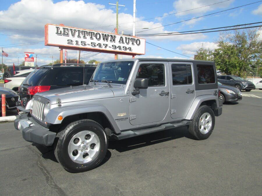 2013 Jeep Wrangler Unlimited Sahara 4WD