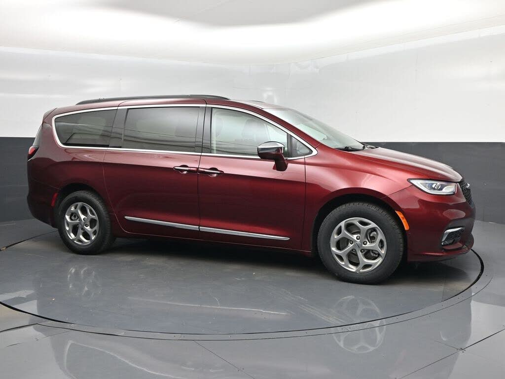 2022 Chrysler Pacifica Limited AWD