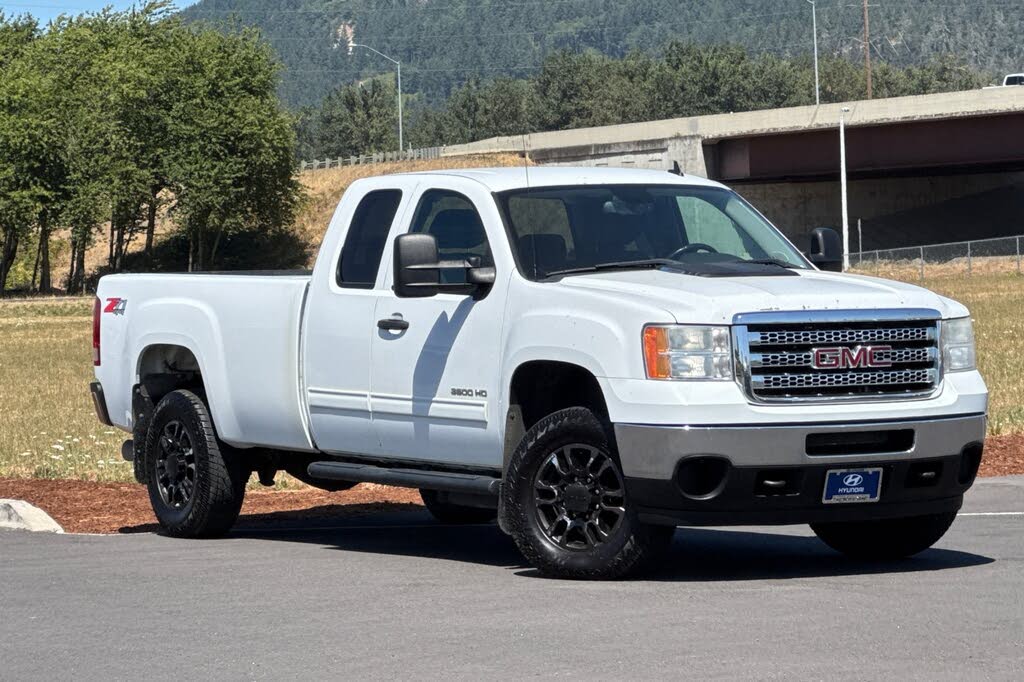 2013 GMC Sierra 3500HD SLE Ext. Cab LB 4WD