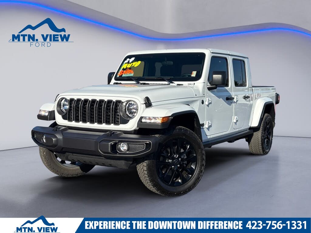 2024 Jeep Gladiator NightHawk Crew Cab 4WD