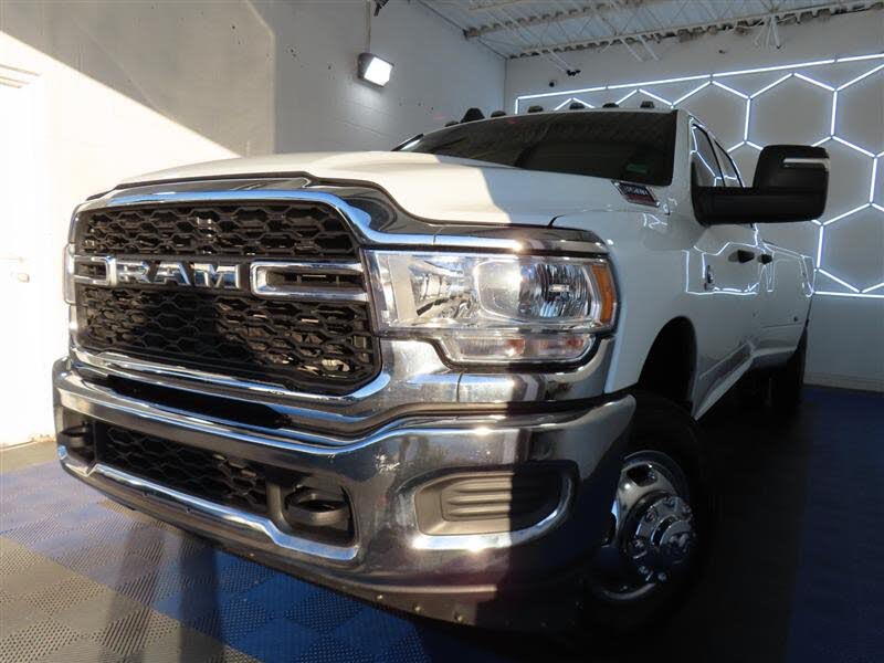 2024 RAM 3500 Tradesman Crew Cab LB DRW 4WD