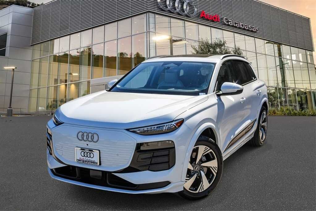 2025 Audi Q6 e-tron quattro Premium Plus
