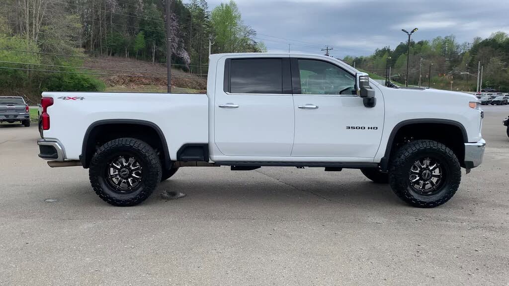2022 Chevrolet Silverado 3500HD LTZ Crew Cab 4WD