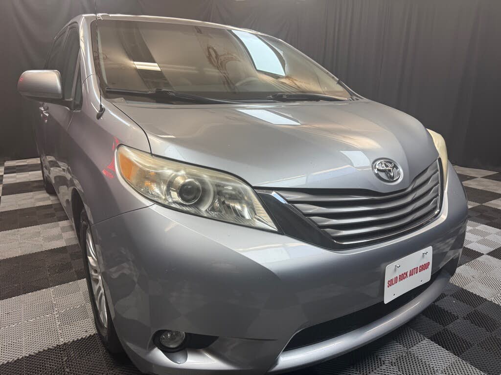 2013 Toyota Sienna XLE 7-Passenger