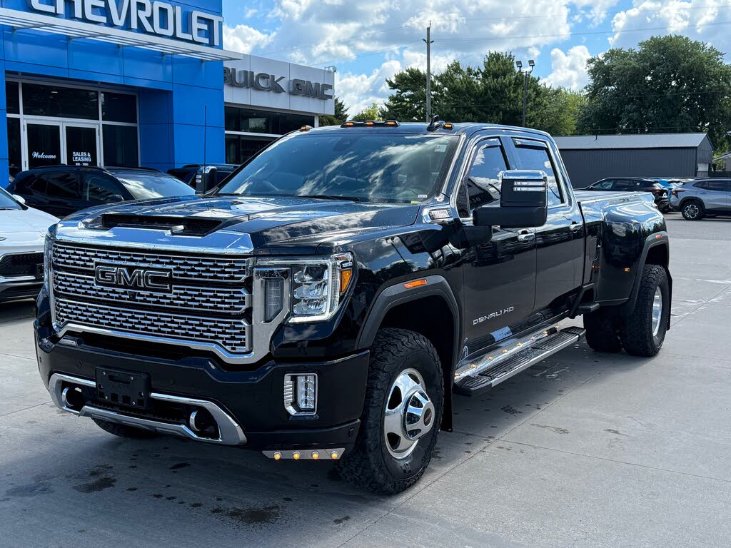 2023 GMC Sierra 3500HD Denali Crew Cab 4WD