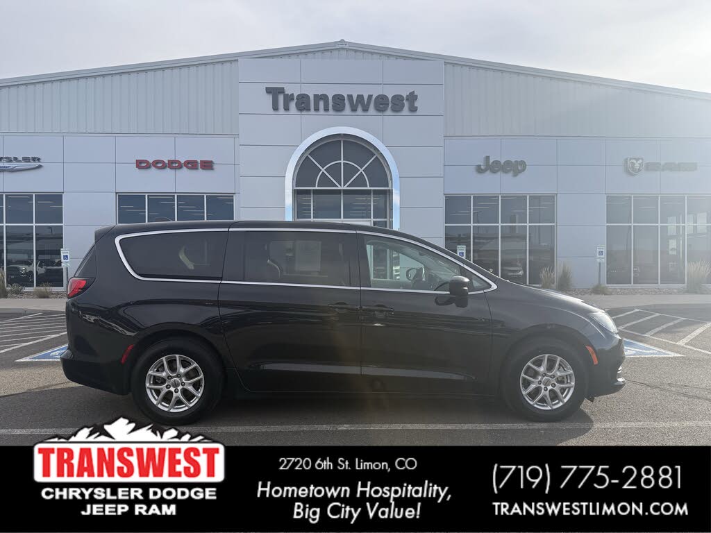 2023 Chrysler Voyager LX FWD