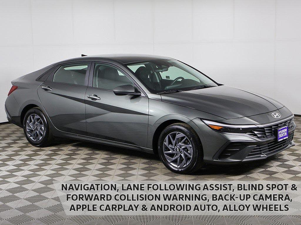 2024 Hyundai Elantra SEL FWD
