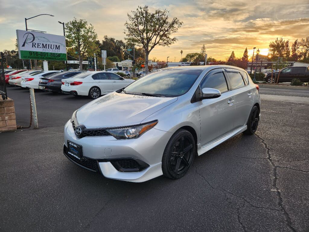 2016 Scion iM Base