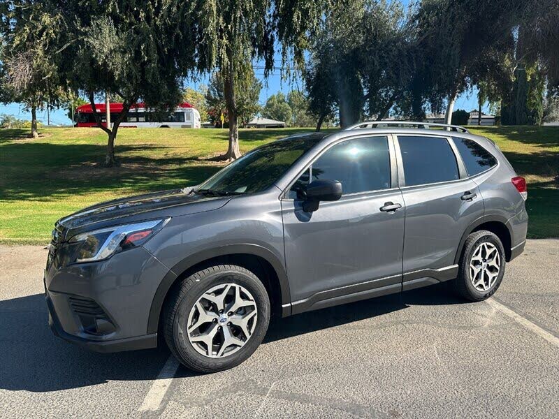 2022 Subaru Forester Premium Crossover AWD