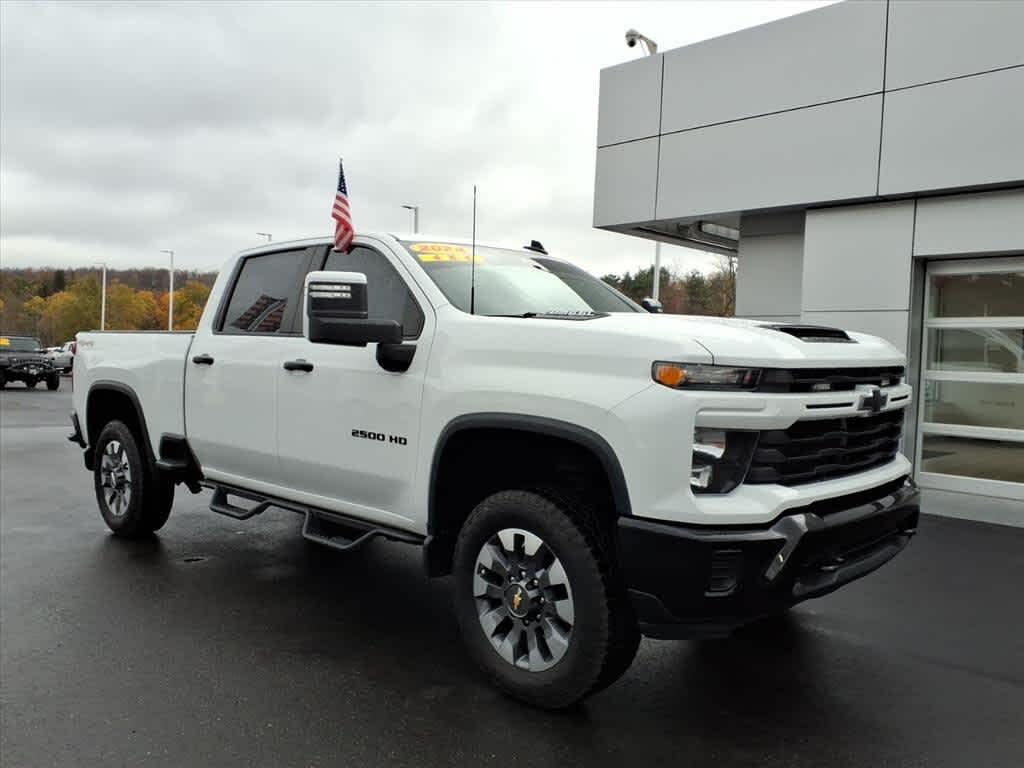 2024 Chevrolet Silverado 2500HD Custom Crew Cab 4WD