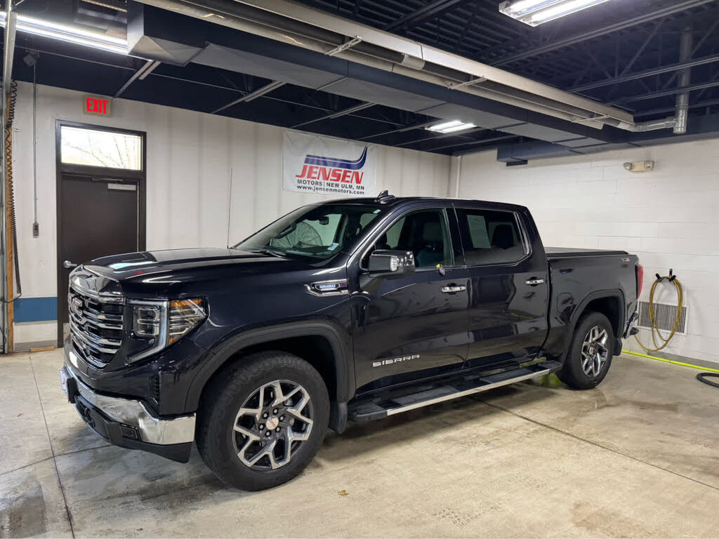 2022 GMC Sierra 1500 SLT Crew Cab 4WD