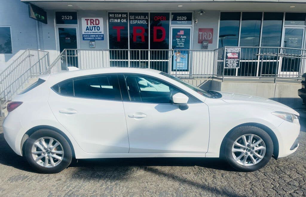 2015 Mazda MAZDA3 i Grand Touring Hatchback