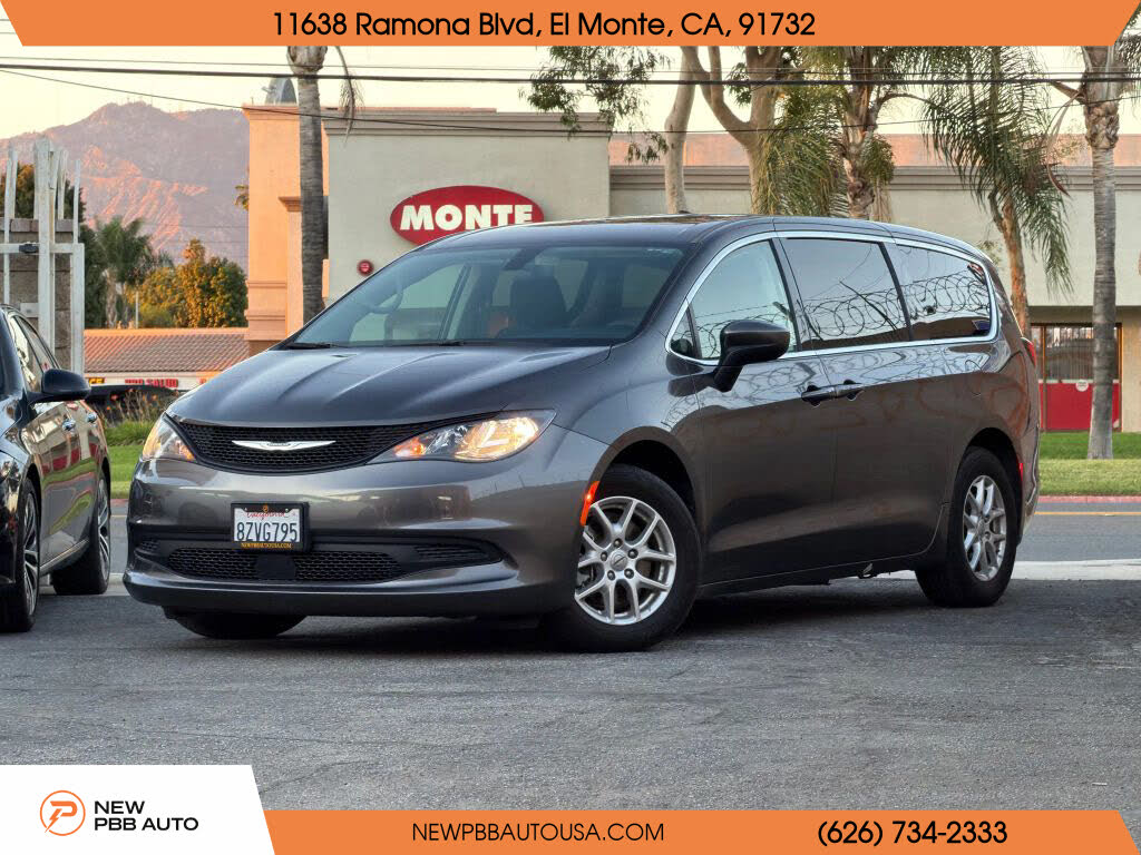2022 Chrysler Voyager LX FWD